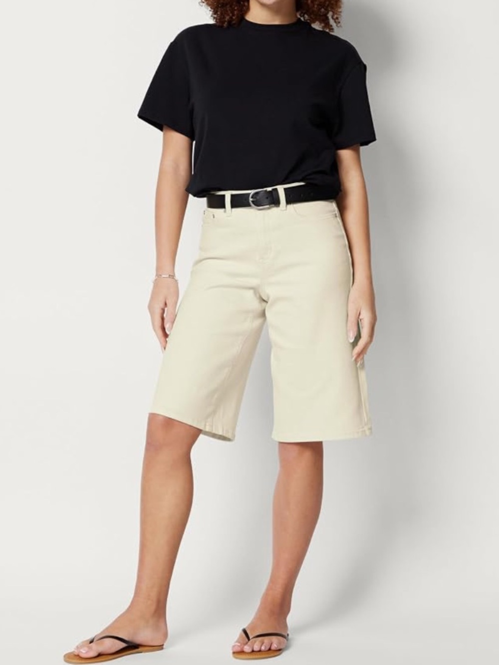 Amazon Essentials Women's Relaxed-Fit Mid-Rise Long Jean Shorts